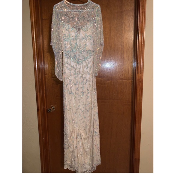 Dress - Picture 2 of 8